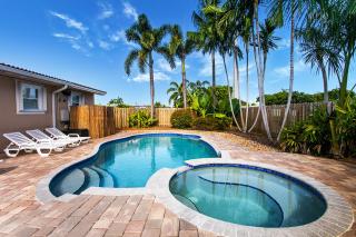 Deluxe 5BR Home in Dania Beach near Beach, Casino, Heated Pool - Dania Beach - 9