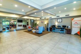 Comfort Inn & Suites - Terrace - 9
