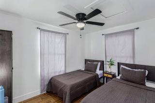 Phoenix Retreat - 2 Bedroom Home with King-Size Bed - 3 Smart TVs - 10 min from Airp - Unit A - Phoenix - 3