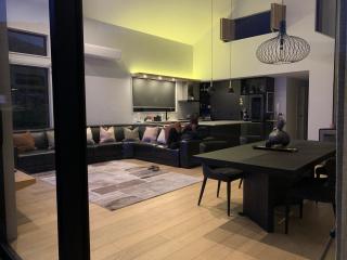 Stunning, Alpine House - Kingston - 7