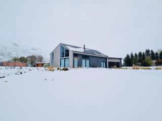 Stunning, Alpine House - Kingston - 4