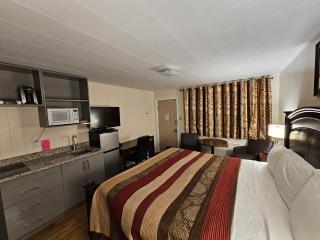 Parkway Motel & European Lodges - 2