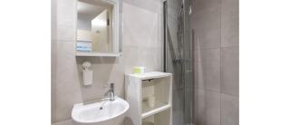 Tranquil Retreat in Hendon: Comfort & Style Await - 8