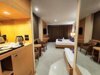 Masters Suites Hotel - 9