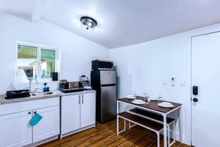 Phoenix Retreat - Studio with King Bed - 10 min from Airp - Unit C - Phoenix - 7