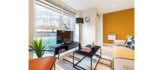 Your London Home: 1BR Flat with Modern Amenities - Londra - 9