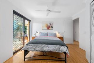 Spacious & Comfy 2 Bed 2 Bath 2 Car - Auchenflower - 2