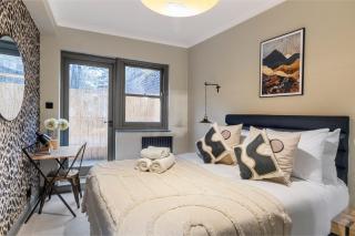 Modern & Funky 3-BR Duplex with Games Room & Sauna - 5