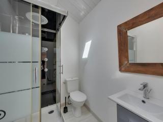 Maison rénovée avec piscine, jardin clos et terrasse, à 5 min de la plage et des commerces - FR-1-706-5 - Châtelaillon-Plage - 3