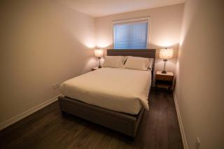 Designer 3-Bedroom executive townhouse - Grimsby - 6