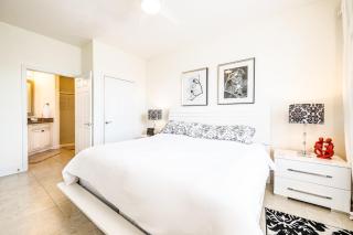 Top Floor*Balcony*VistaCay Convention Ctr & Idrive - 1