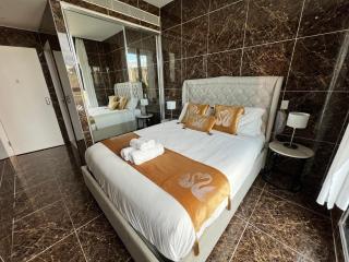 Melbourne Edge Waterfront Townhouse - 4