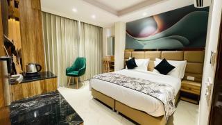 Travellers Hotel - 3