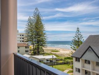 Hemingway Palm Beach - Premium Oceanview Apartments by Burleigh Letting - 3