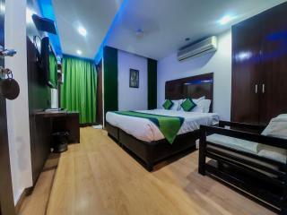 Hotel Kastor- Near Nehru Place- GK 2- M block market-GK metro station-Dr AS clinic - Neu-Delhi - 6