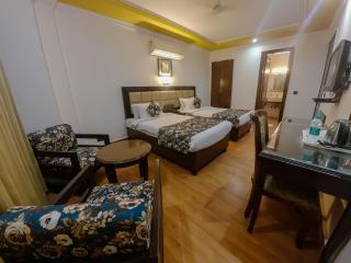 Hotel Kastor- Near Nehru Place- GK 2- M block market-GK metro station-Dr AS clinic - Neu-Delhi - 9