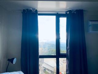 Casa de Guapo - AYALA Serin East Taal View Condo - Tagaytay - 1