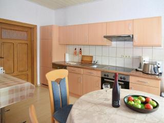 Two separate farmhouse apartments under one roof - Trendelburg - 5