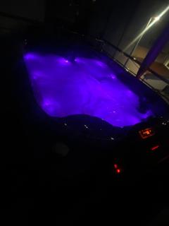 Luxury apartment with jacuzzi - 6