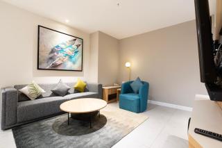 Zenity 3BR Condo: Luxury and Comfort in Quận 1 - 5