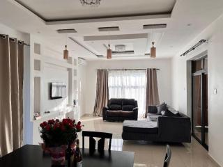 Executive 4 bedroom house with 4 beds . - Lusaka - 3