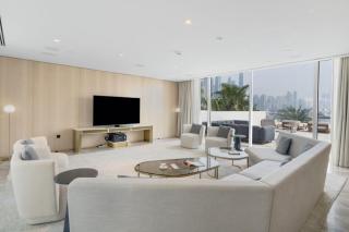 Five Palm Luxury Beach Villa with Private Pool, Panoramic Views, and Jacuzzi by Exclusive Holiday Homes - 1