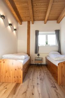 Hostel oder Ferienwohnung 1-16 Personen im BLAUEN HAUS - 1