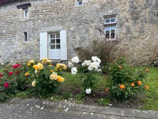 Le Gîte du Prieuré - Bellefond - 2