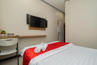 RedDoorz near Kampung Inggris Pare - 8