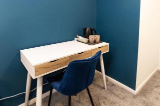 Cosy Large Ensuite Room in the Heart of Oldham - 6
