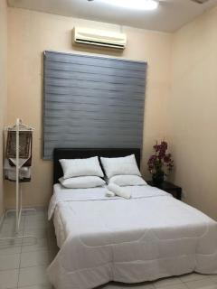 Azaliza Homestay - 8