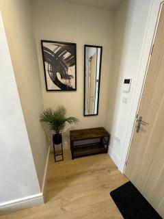Stylish 1 Bedroom Apartment in Purley, Croydon - 3
