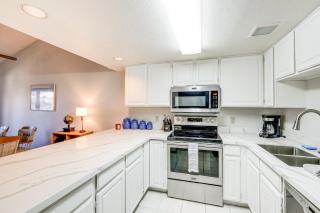 Cozy Flagstaff Retreat with Balcony and Mtn View! - Flagstaff - 2