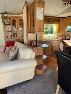 Heavenly Retreat - Lampeter - 2