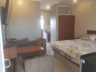 Quiet and confortable studio with lovely balcony view - Kerobokan - 6