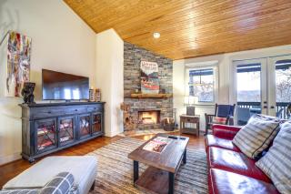 Hike and Boat Cozy Bear Lake Cottage! - Tuckasegee - 6