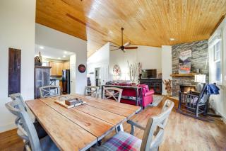 Hike and Boat Cozy Bear Lake Cottage! - Tuckasegee - 3