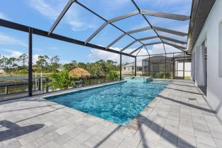 Gulf Access Home, Heated Saltwater Pool & Spa, Dock and Tiki Hut - Villa Perchside Palace - 9
