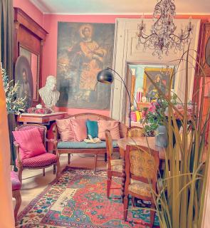 Art action room - - 4