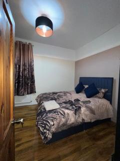 3 Bedroom Apartment - Londra - 1