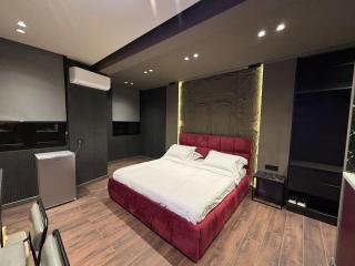 Luxury Boutique Apartments (red) City Center - Tirana - 0