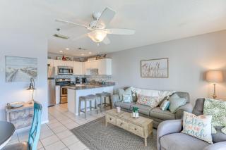 Lovely Destin Condo with Pool Access Walk to Beach! - 0