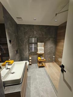 Dimiant Lux River BW - 4