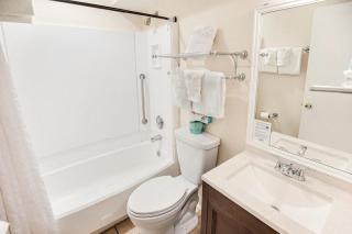 Exquisite Unit on the 1st Flr Resort View Room - 7