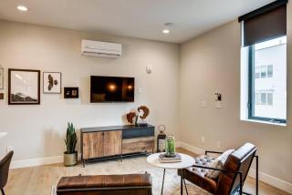 RALEIGH Studio with Full Kitchen - 2