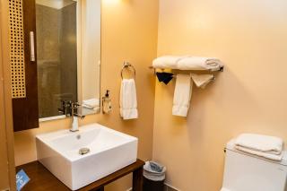 SKKY Hotel - Whitehorse - 2