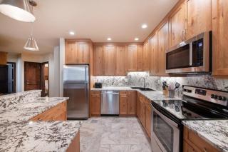 Spectacular Ski-In Ski-Out Zephyr Mountain Lodge Condo with Village Corridor View condo - 9