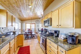 Angel Fire Townhome with Hot Tub 2 Mi to Ski Resort - Angel Fire - 1