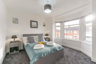 Modern House, Sleeps 5 in Central Coventry - Coventry - 0