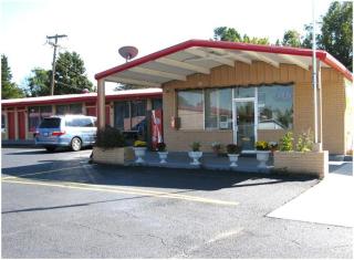 Royal Inn Linden - Linden - 0